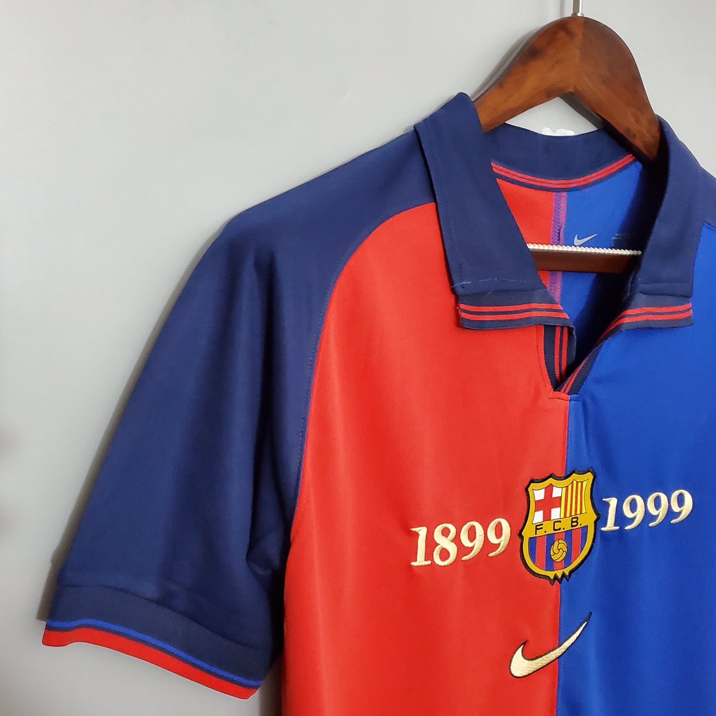 BARCELONA 1899 RETRO JERSEY