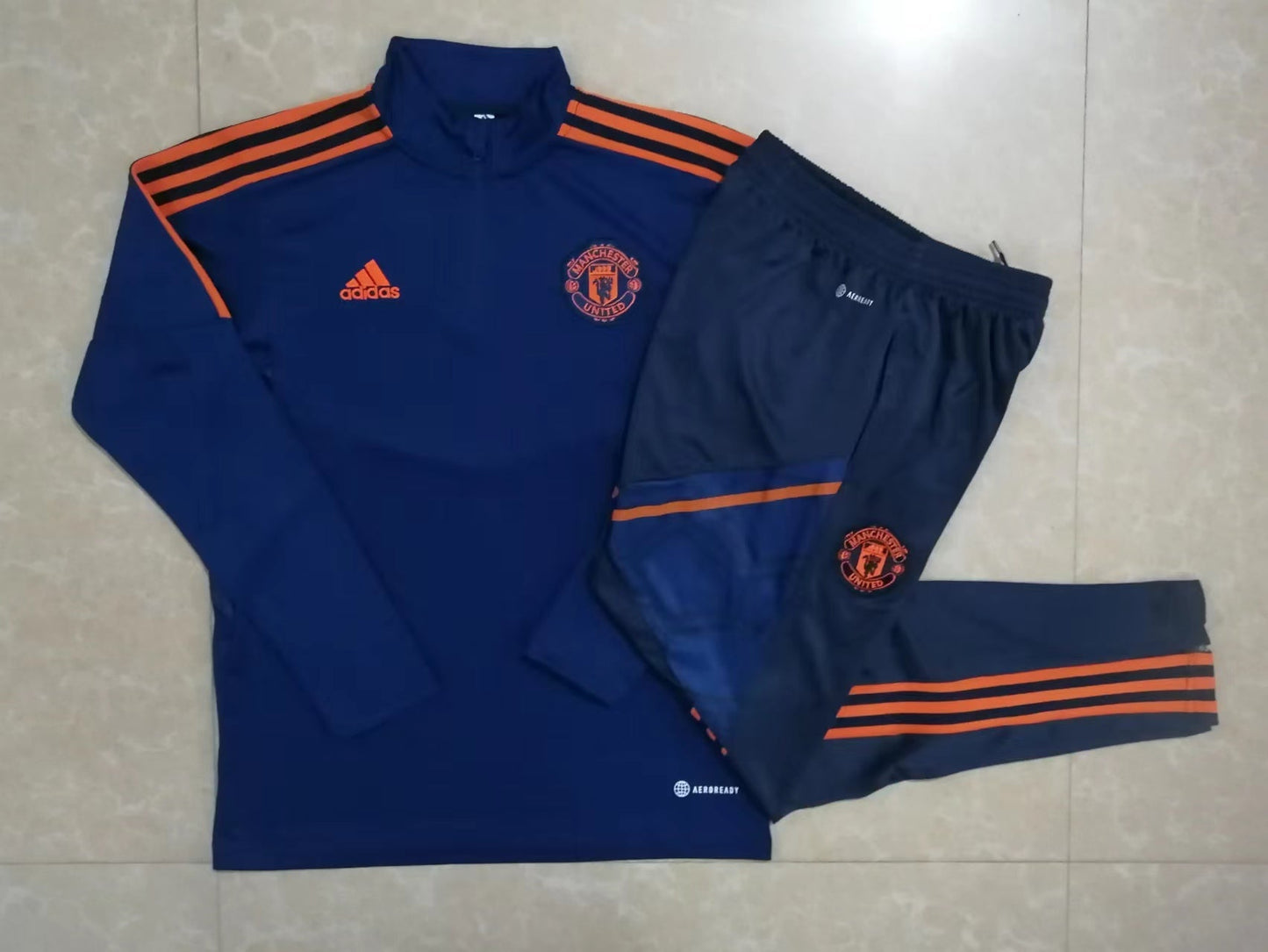 22/23 Manchester United Half-pull training suit