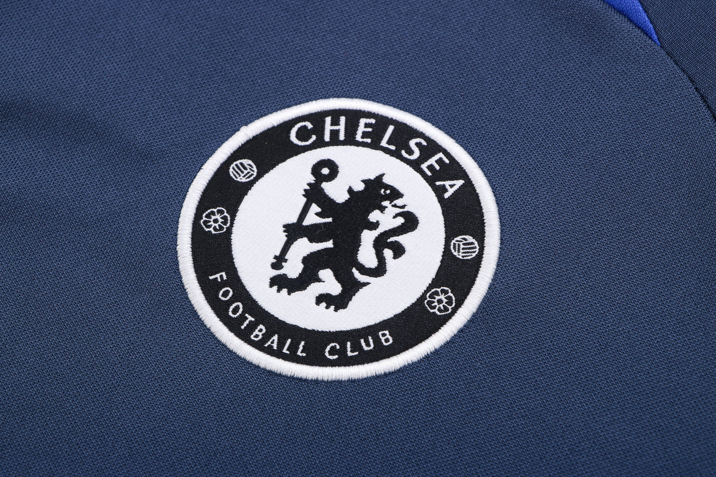 22/23 Chelsea Half -pull training suit